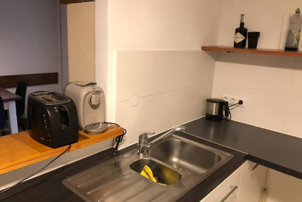Gemuetliche 3-Zkb Wc Souterrainwohnung In Bestlage Amburgo Esterno foto