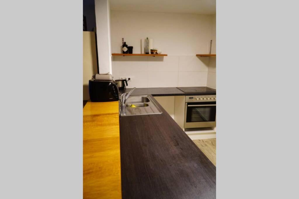 Gemuetliche 3-Zkb Wc Souterrainwohnung In Bestlage Amburgo Esterno foto