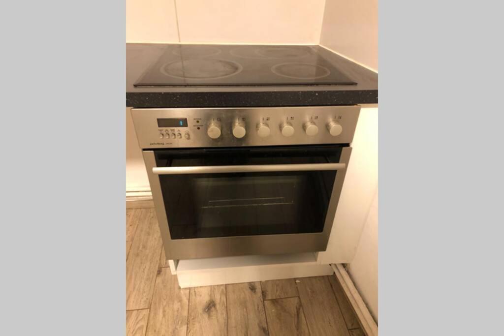 Gemuetliche 3-Zkb Wc Souterrainwohnung In Bestlage Amburgo Esterno foto