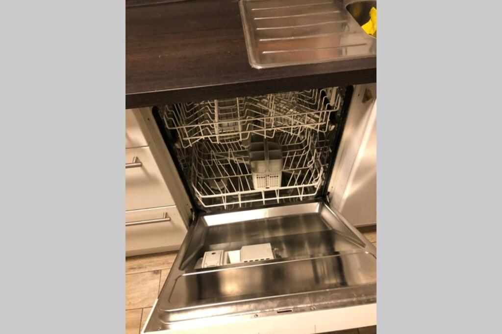 Gemuetliche 3-Zkb Wc Souterrainwohnung In Bestlage Amburgo Esterno foto