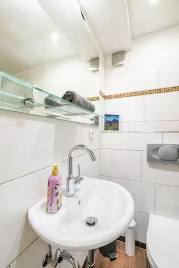 Gemuetliche 3-Zkb Wc Souterrainwohnung In Bestlage Amburgo Esterno foto
