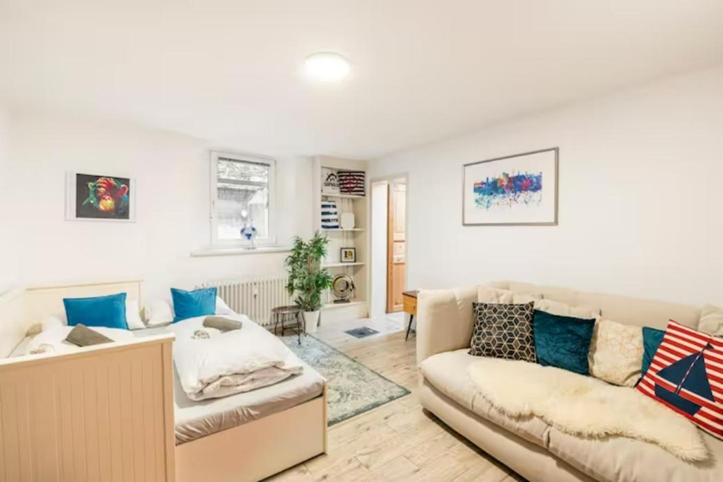 Gemuetliche 3-Zkb Wc Souterrainwohnung In Bestlage Amburgo Esterno foto